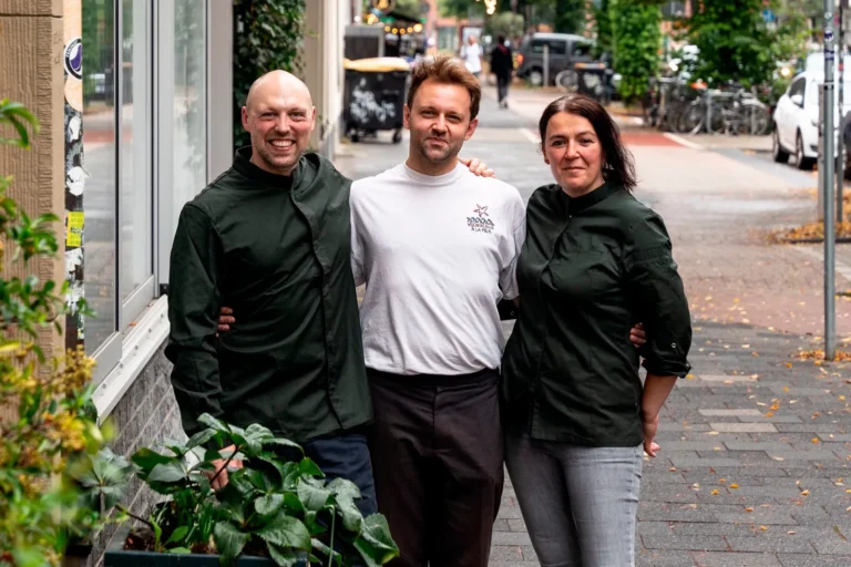 Das EMBER Münster eröffnet am 11. September am Hansaring. Hinter dem neuen Restaurant steht der frühere „Brust oder Keule“-Küchenchef Laurin Kux.