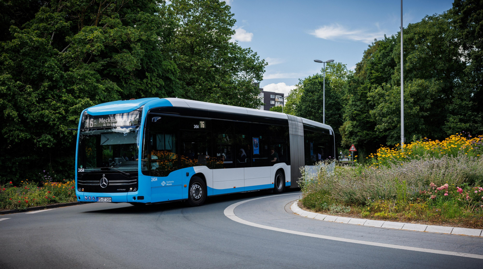 E-Busse in Münster: Fast jeder zweite Bus fährt elektrisch. Damit ist Münster NRW-Spitzenreiter und bundesweit auf Platz fünf.