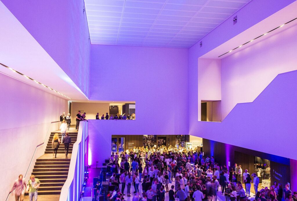 Langer Freitag im LWL-Museum: Am 9. Oktober gibt es freien Eintritt bis Mitternacht, Führungen, Ateliers und eine besondere Sammelaktion.