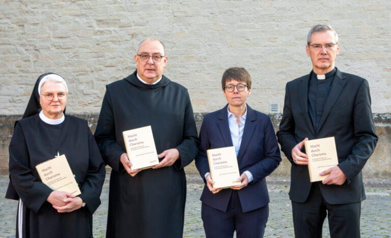 Nach der Missbrauchsstudie kündigen die Bistümer Münster und Osnabrück Konsequenzen und strengere Regeln an.