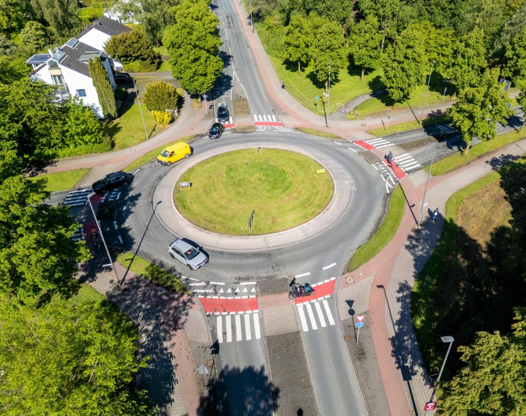 Münster stoppt die Ampelpläne in Gievenbeck. Nach 18.000 Unterschriften bleibt der Kreisverkehr erhalten – entgegen der Gutachterempfehlung.