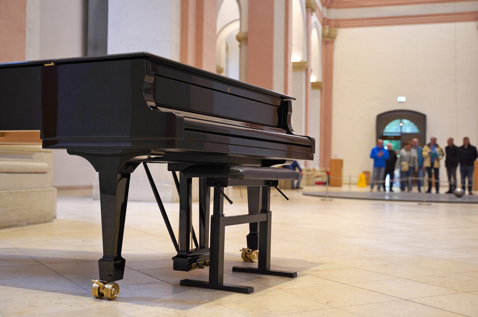 Ein Konzert der besonderen Art: In Münsters Dominikanerkirche spielen über 30 Pianisten 30 Stunden lang Saties „Vexations“.