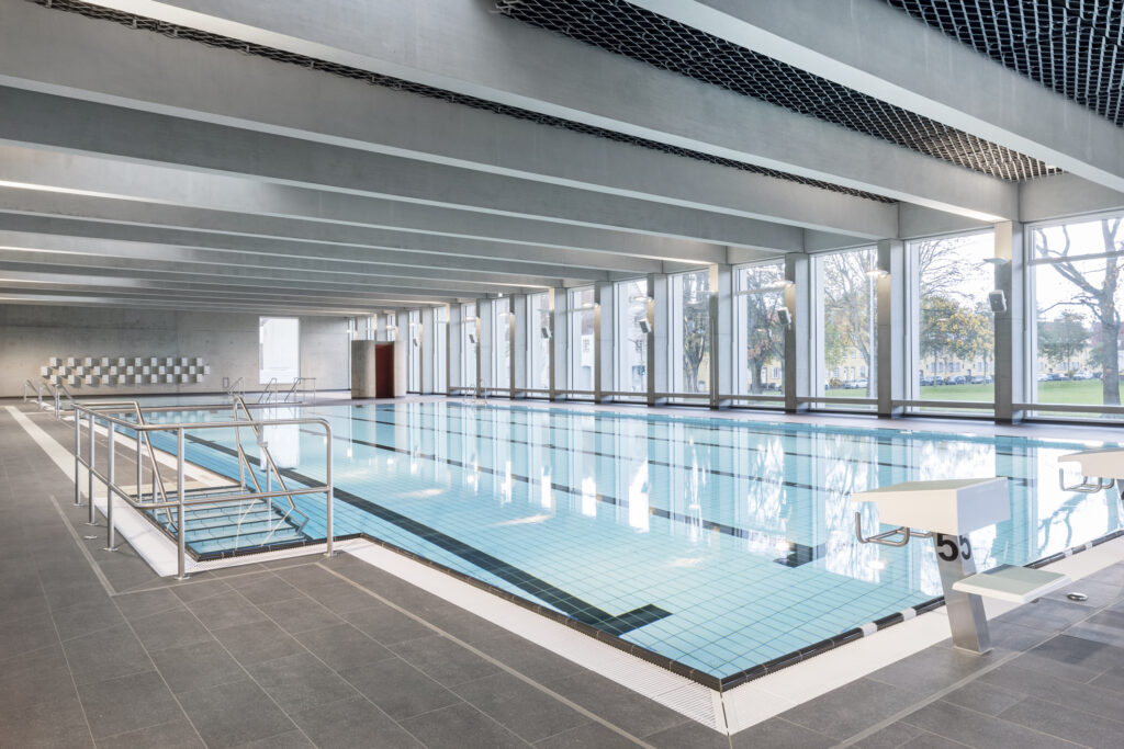 Hallenbäder in Münster: Mehr Schwimmzeiten in den Herbstferien. Alle Öffnungszeiten, Schließungen und Einschränkungen im Überblick.