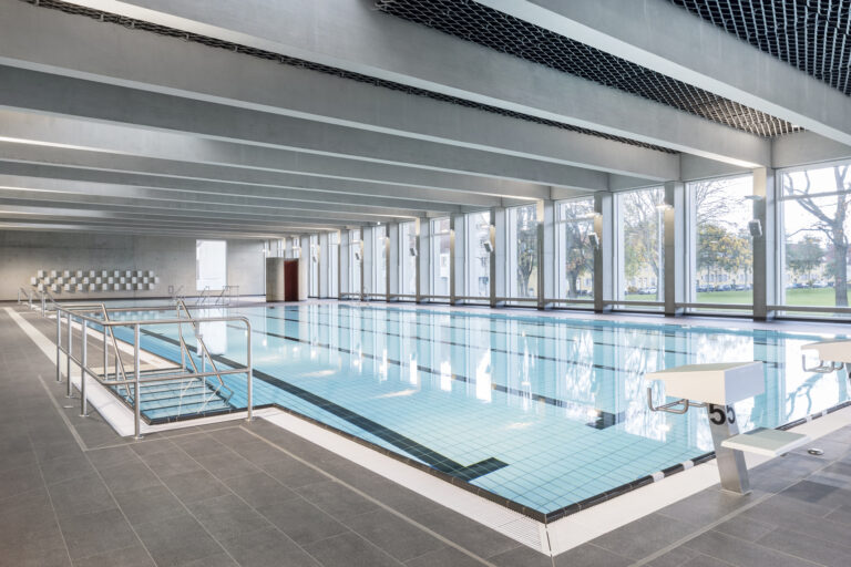 Hallenbäder in Münster: Mehr Schwimmzeiten in den Herbstferien. Alle Öffnungszeiten, Schließungen und Einschränkungen im Überblick.