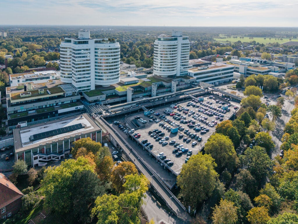 Die Erweiterung der Uniklinik Münster nimmt Gestalt an: Neue OP-Säle, eine Notaufnahme und ein Parkhaus sind geplant.