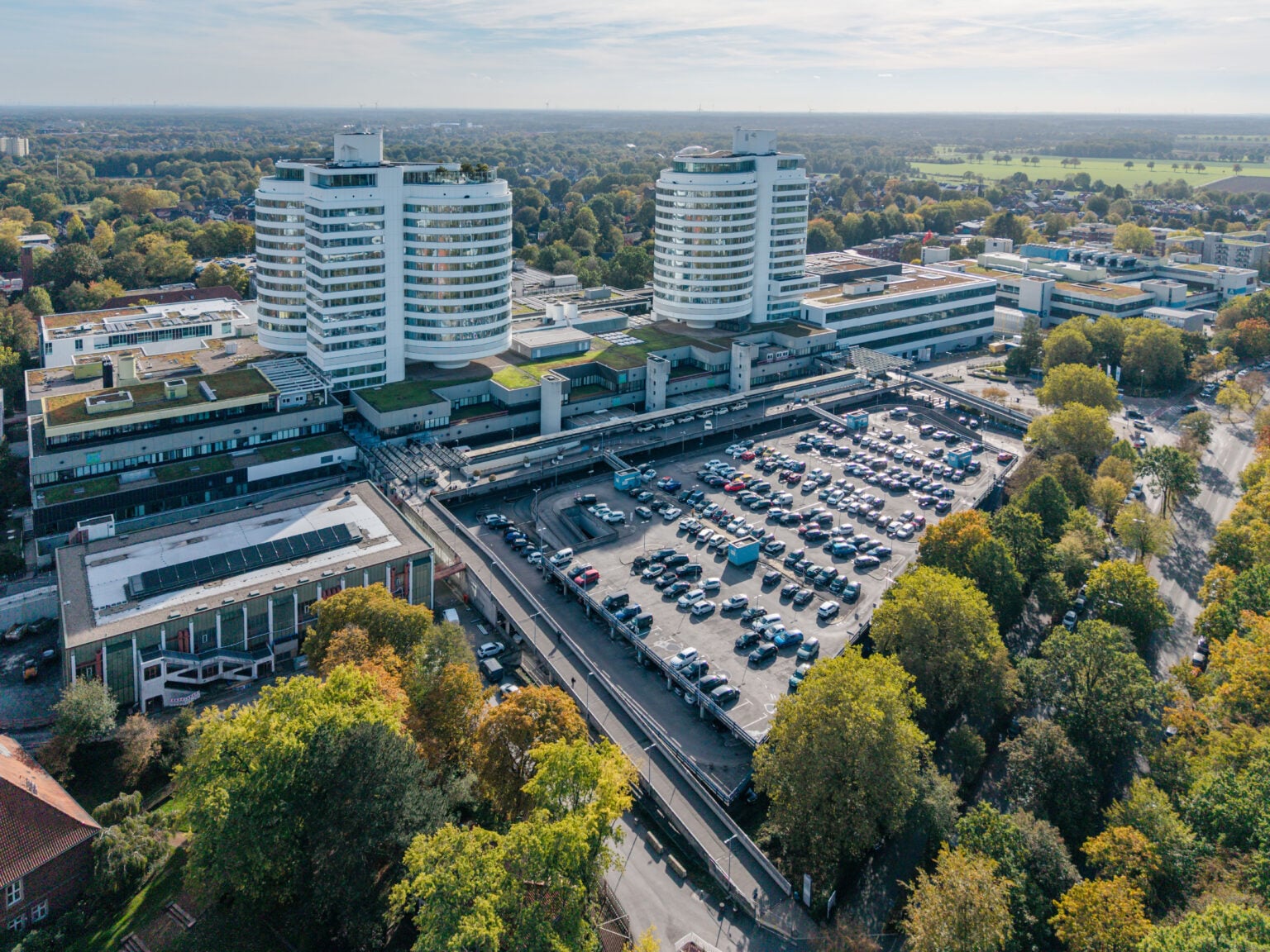 Die Erweiterung der Uniklinik Münster nimmt Gestalt an: Neue OP-Säle, eine Notaufnahme und ein Parkhaus sind geplant.