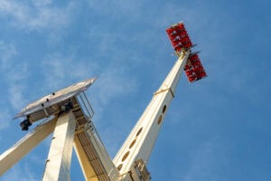 Neue Fahrgeschäfte beim Herbstsend in Münster: Spektakuläre Loopings, bis zu 120 km/h und mehrere Premieren auf dem Schlossplatz.