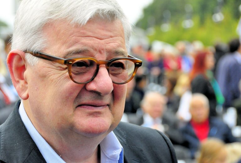 Joschka Fischer verteidigt die Nato-Ehrung beim Westfälischen Friedenspreis 2026 in Münster.