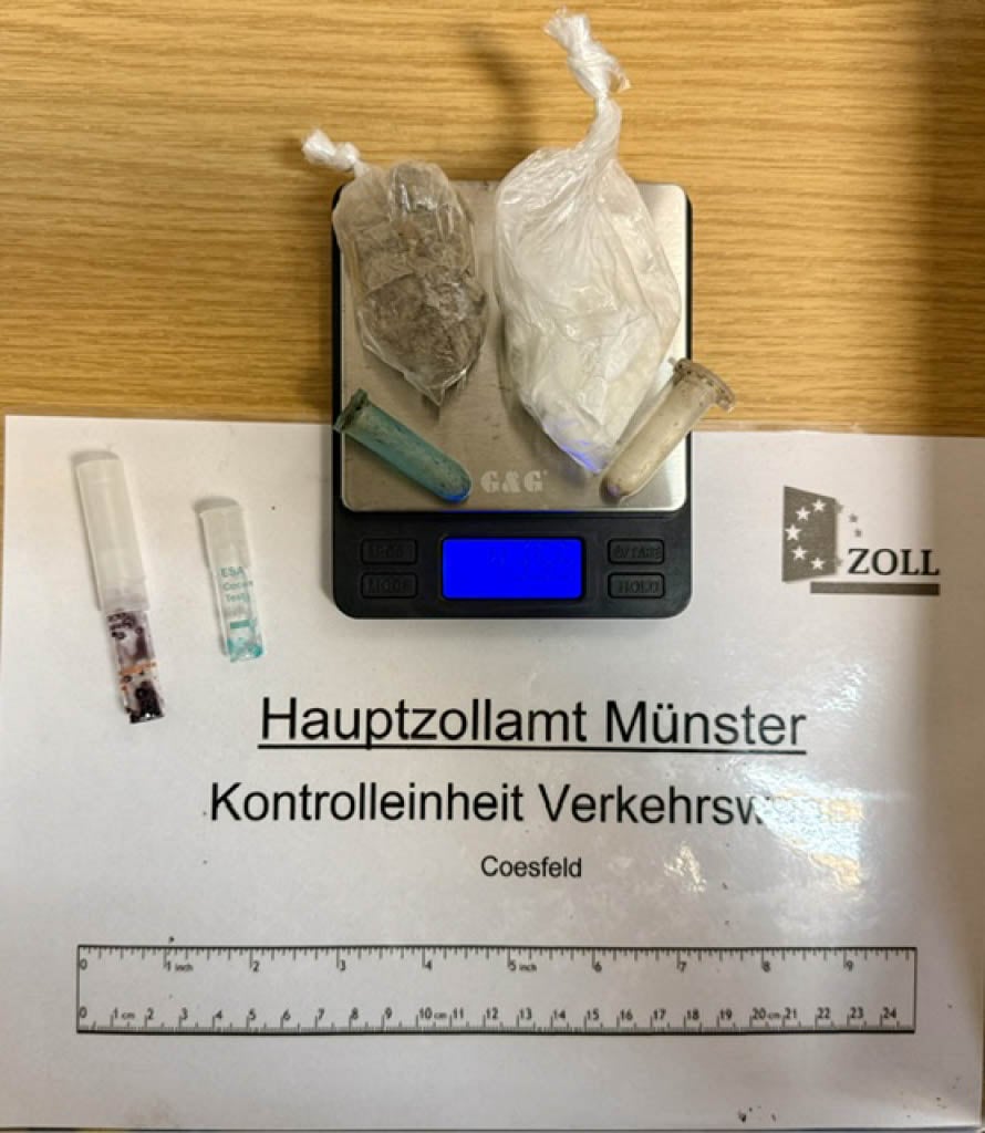 Zoll entdeckt bei einer Radfahrerin nahe Gronau 44 Gramm Kokain und Heroin. Die 44-Jährige sitzt inzwischen in der JVA Bielefeld.