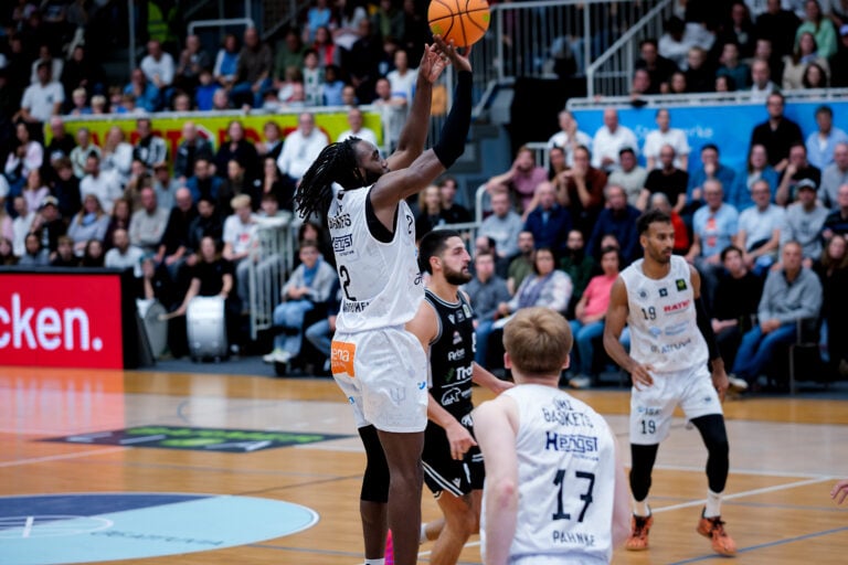Die Uni Baskets Münster wollen gegen Wedel nachlegen. Doch der Gegner ist auswärts noch ungeschlagen. Alle Infos zum Heimspiel am Samstag.