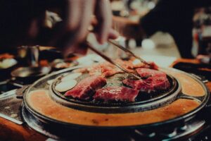 Meat you BBQ in Münster soll Ende Oktober eröffnen. Das Restaurant am Hafenmarkt plant Tischgrills, Buffet und bis zu 190 Plätze.