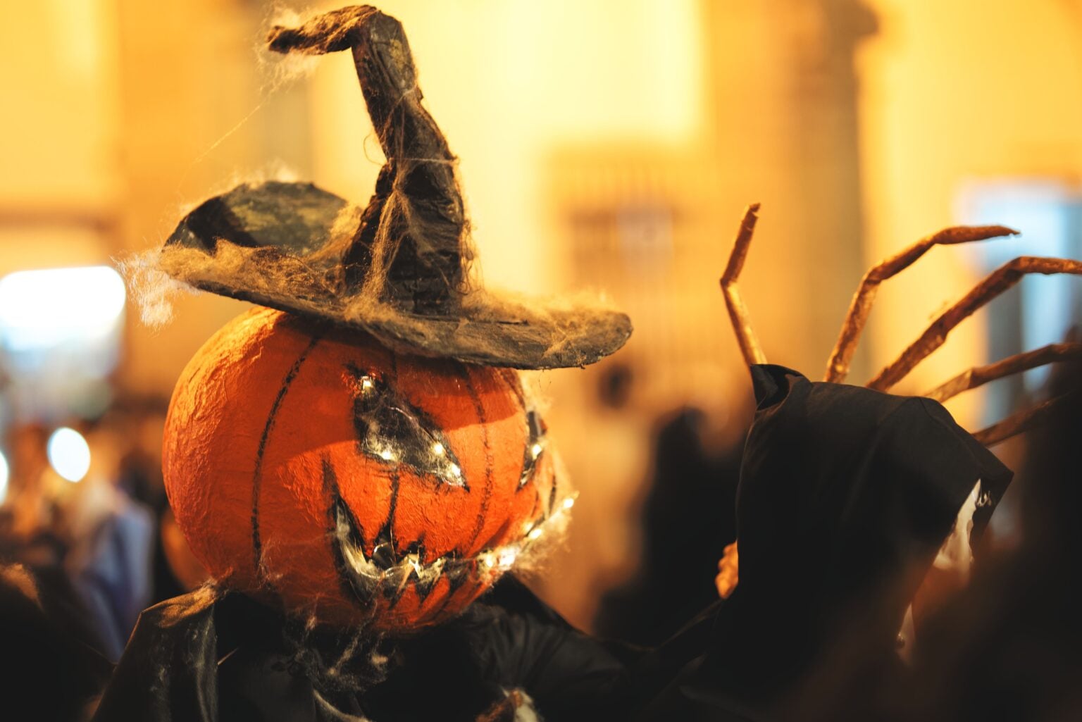 Halloween 2026 in Münster: Gruselnächte, Stadtführungen, Kino, Theater und Familienaktionen. Diese Events gibt es ohne Clubpartys.